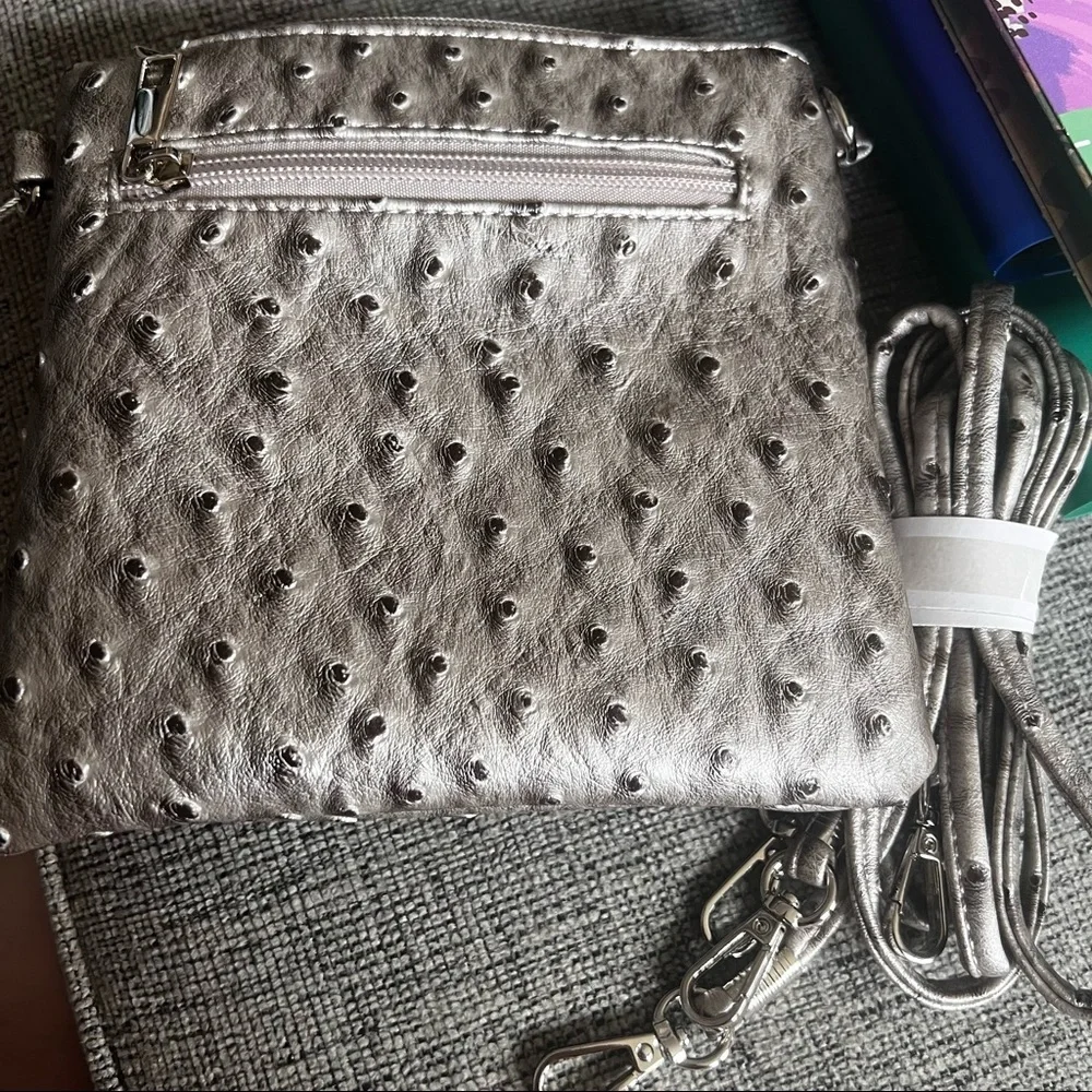 Gray/Silver flower bag - Crossbody - Picture 5 of 5